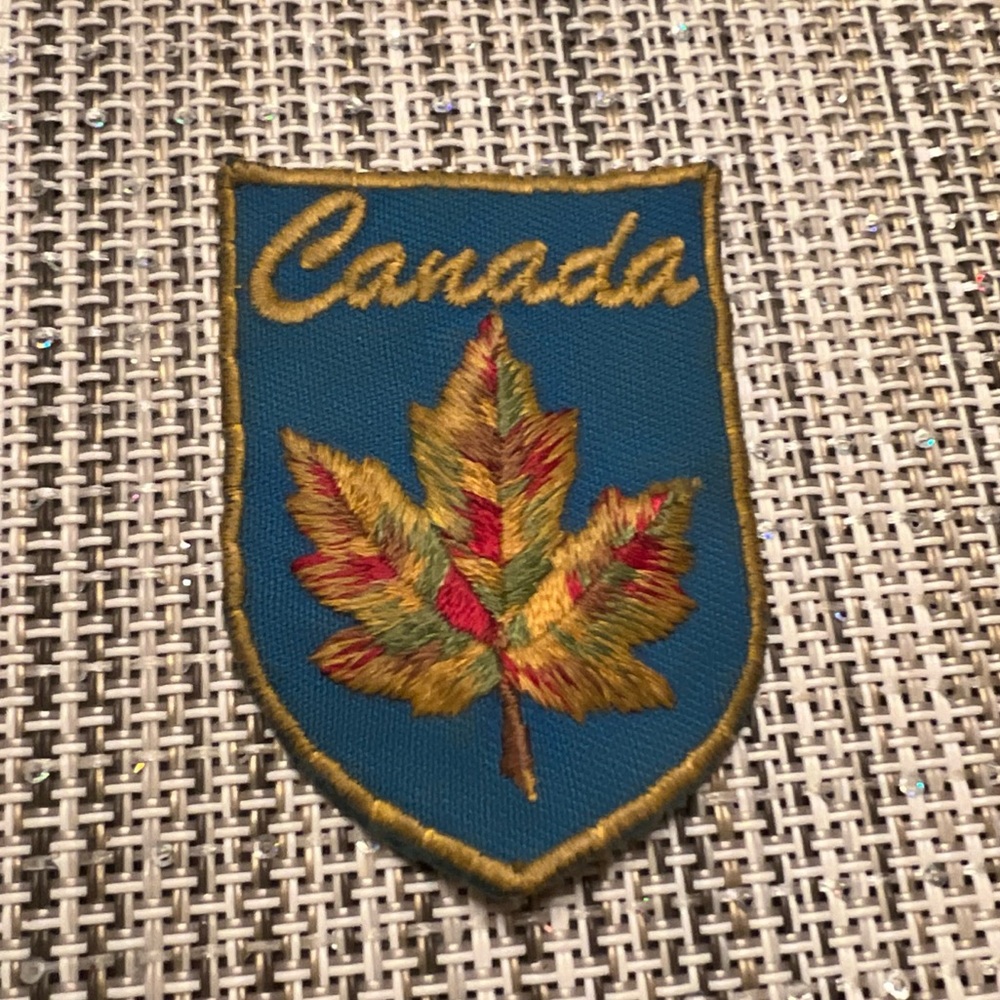 CANADIAN PATCH EMBROIDERED IRON-ON CANADA EMBLEM MAPLE LEAF applique BLUE